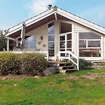 Semesterbostad 6 Person Holiday Home In Jaegerspris *